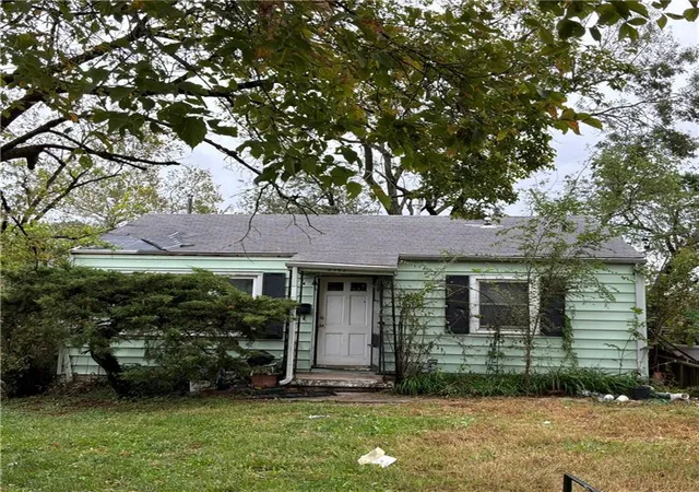 Photo 2 of Sale Pending at 2743 31 Street N, Kansas City, KS 66104 | MLS# 2647078 | Listing updated on 2026-10-16