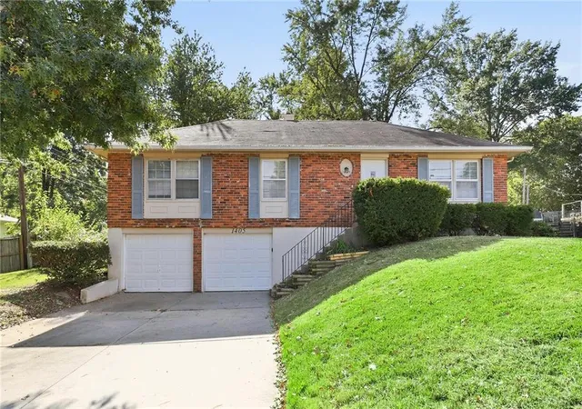 Photo 1 of Single family home for sale at 1405 Ne 76th Street, Gladstone, MO 64118 | MLS# 2647086 | Listing updated on 2026-10-16