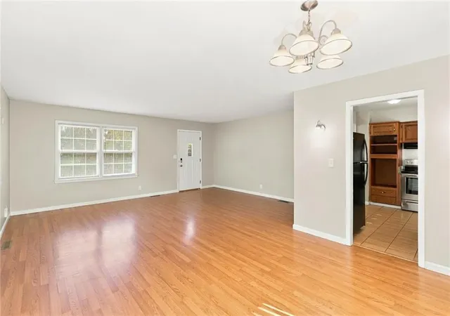 Photo 3 of Single family home for sale at 1405 NE 76th Street, Gladstone, MO 64118 | MLS# 2647086 | Listing updated on 2026-10-16