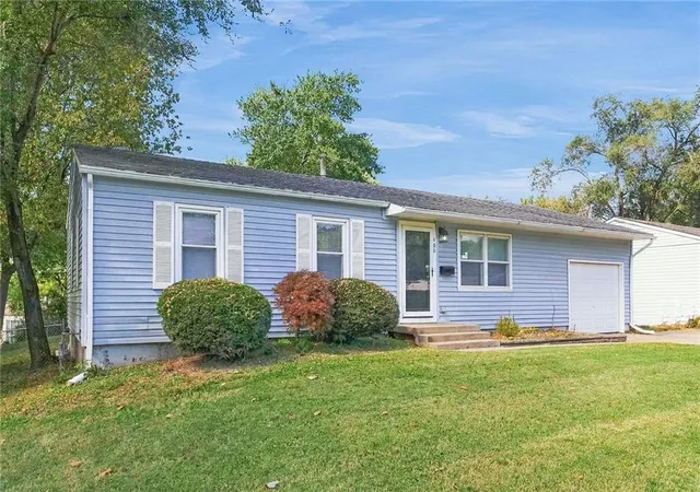 Photo 1 of Single family home for sale at 400 N Ponca Dr, Independence, MO 64056 | MLS# 2647087 | Listing updated on 2026-10-26