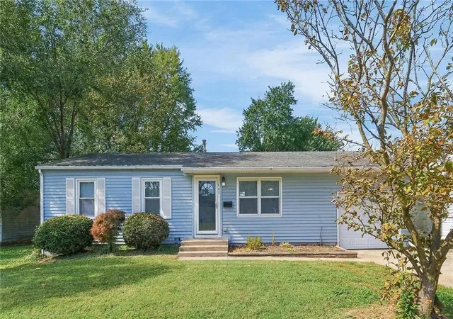 Photo 3 of Single family home for sale at 400 N Ponca Dr, Independence, MO 64056 | MLS# 2647087 | Listing updated on 2026-10-26