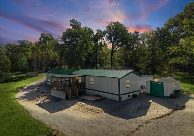 Photo 3 of Single family home for sale at 977 SE 87p Rd, Deepwater, MO 64740 | MLS# 2647093 | Listing updated on 2026-10-15