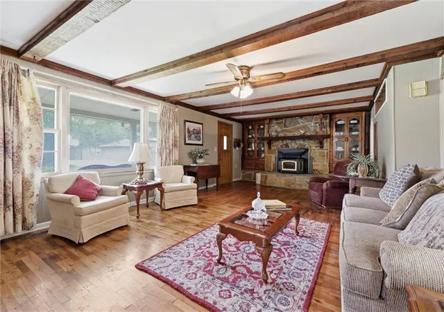 Photo 4 of Single family home for sale at 321 E Chestnut St, Rich Hill, MO 64779 | MLS# 2647094 | Listing updated on 2026-10-26