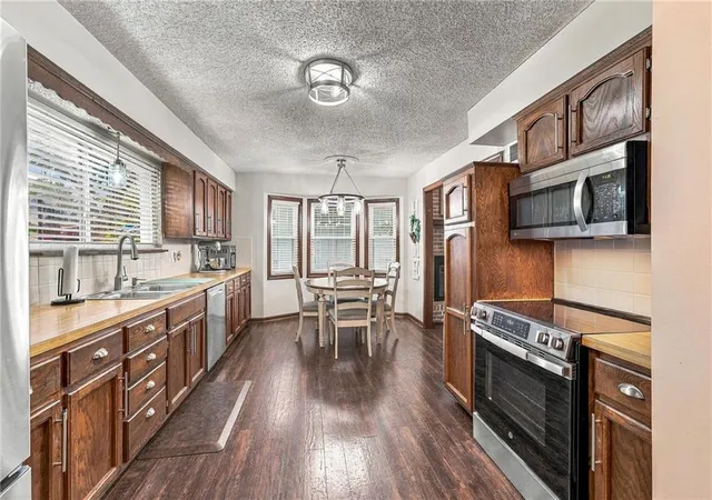 Photo 3 of Sale Pending at 14315 W 65th Street, Shawnee, KS 66216 | MLS# 2647097 | Listing updated on 2026-10-18