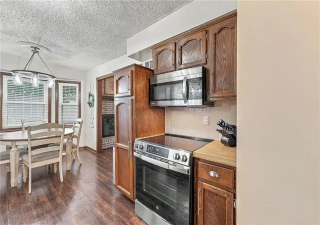 Photo 4 of Sale Pending at 14315 W 65th Street, Shawnee, KS 66216 | MLS# 2647097 | Listing updated on 2026-10-18