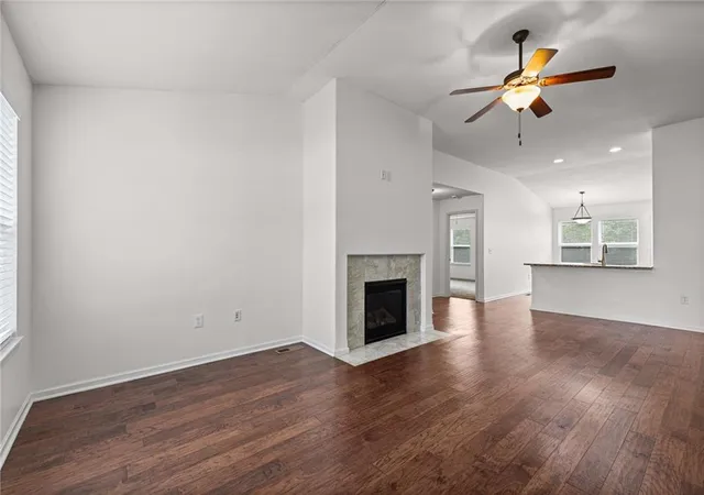 Photo 3 of Single family home for sale at 3305 NW 87th Street, Kansas City, MO 64154 | MLS# 2647102 | Listing updated on 2026-10-17