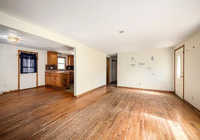 Photo 3 of Single family home for sale at 5530 Sloan Ave, Kansas City, KS 66104 | MLS# 2647104 | Listing updated on 2026-10-15
