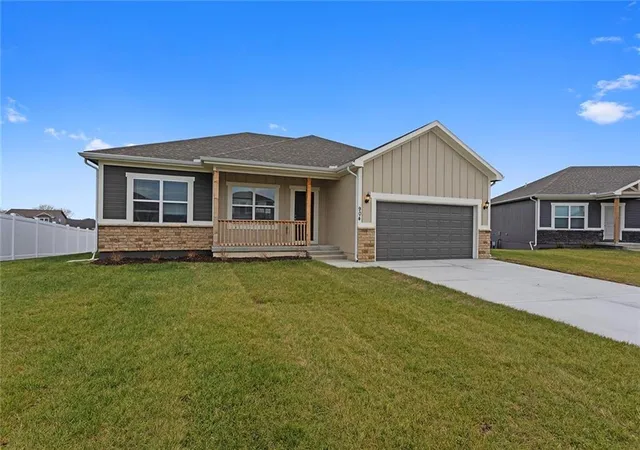 Photo 1 of Single family home for sale at 603 Wiltshire Dr, Raymore, MO 64083 | MLS# 2647106 | Listing updated on 2026-10-15