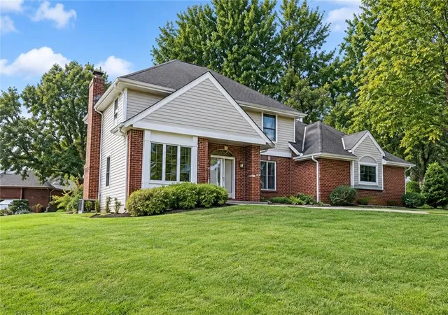 Photo 1 of Single family home for sale at 1212 NW Fairway Cir, Blue Springs, MO 64014 | MLS# 2647107 | Listing updated on 2026-10-20