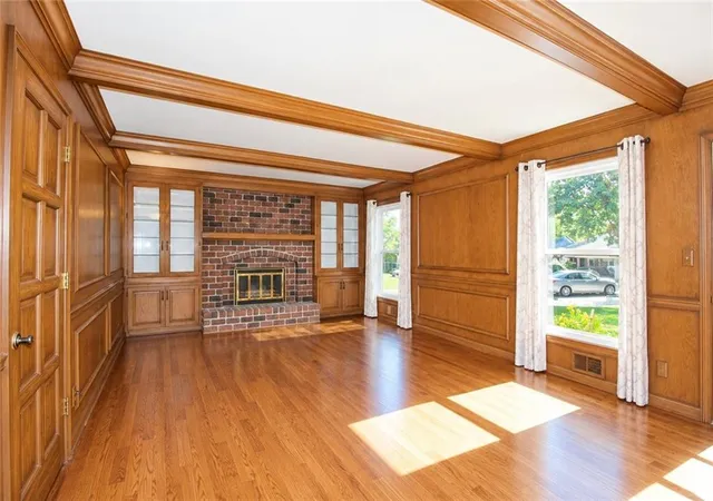 Photo 3 of Single family home for sale at 1212 NW Fairway Cir, Blue Springs, MO 64014 | MLS# 2647107 | Listing updated on 2026-10-20