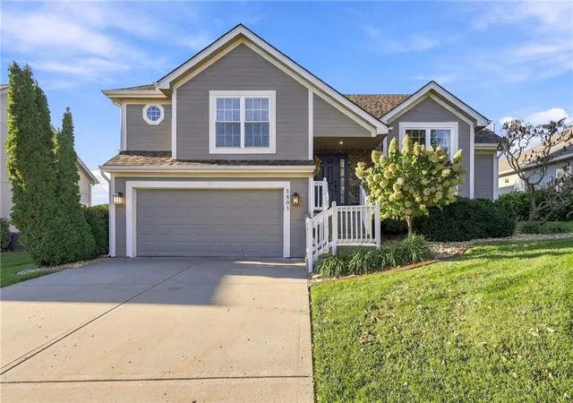 Photo 1 of Single family home for sale at 1401 Nw 92nd Terrace, Kansas City, MO 64155 | MLS# 2647108 | Listing updated on 2026-10-28