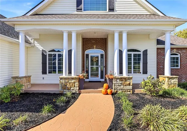 Photo 4 of Sale Pending at 1501 Whispering Ridge, Pleasant Hill, MO 64080 | MLS# 2647109 | Listing updated on 2026-10-18