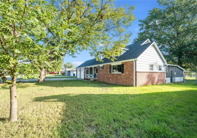 Photo 3 of Single family home for sale at 411 Tyler Blvd, Coffeyville, KS 67337 | MLS# 2647114 | Listing updated on 2026-10-20