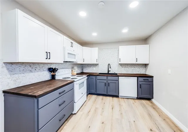 Photo 3 of Single family home for sale at 117 W Jackson St, Coffeyville, KS 67337 | MLS# 2647126 | Listing updated on 2026-10-15