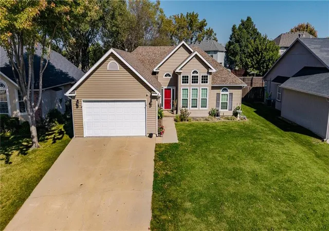 Photo 1 of Single family home for sale at 515 Wildwood Ct, Warrensburg, MO 64093 | MLS# 2647128 | Listing updated on 2026-10-19