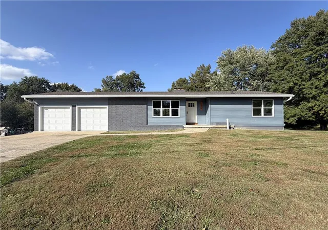 Photo 1 of Single family home for sale at 1905 Webster St, Chillicothe, MO 64601 | MLS# 2647143 | Listing updated on 2026-10-14