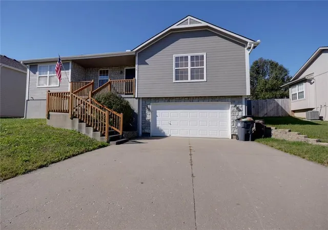 Photo 2 of Sale Pending at 716 Sw Brome Dr, Grain Valley, MO 64029 | MLS# 2647144 | Listing updated on 2026-10-27