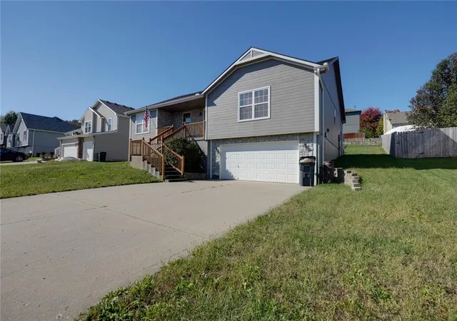 Photo 3 of Sale Pending at 716 Sw Brome Dr, Grain Valley, MO 64029 | MLS# 2647144 | Listing updated on 2026-10-27