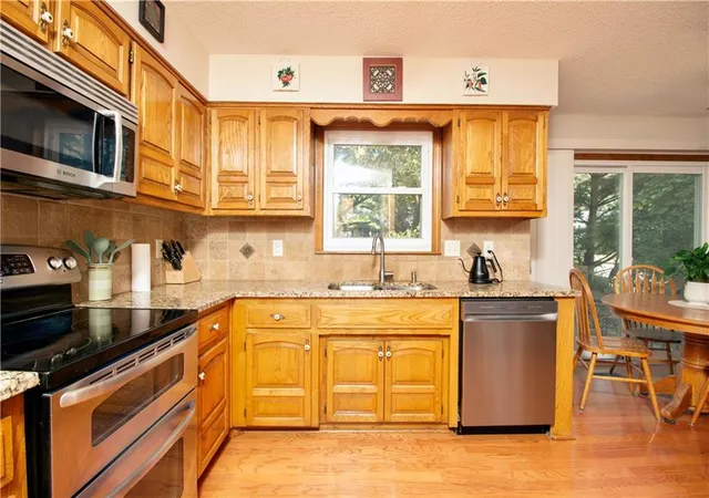 Photo 4 of Sale Pending at 15800 W 125th Terrace, Olathe, KS 66062 | MLS# 2647153 | Listing updated on 2026-10-19
