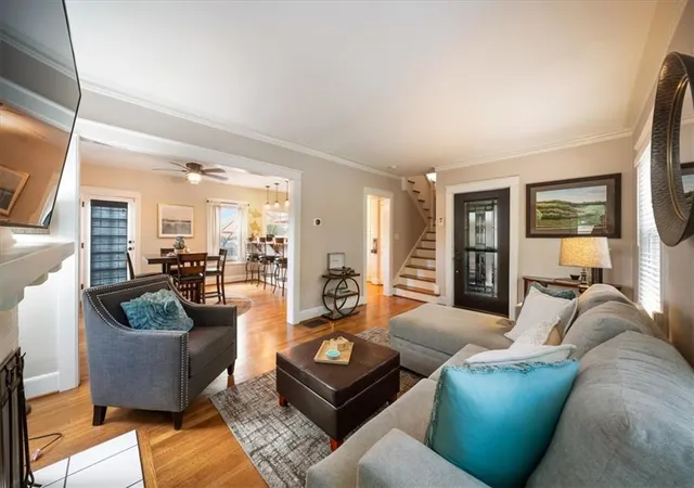 Photo 3 of Single family home for sale at 407 Greenway Ter, Kansas City, MO 64113 | MLS# 2647155 | Listing updated on 2026-10-21