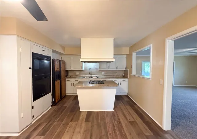 Photo 2 of Single family home for sale at 602 W 101st Street, Kansas City, MO 64114 | MLS# 2647157 | Listing updated on 2026-10-20