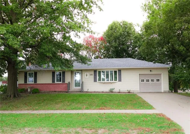 Photo 1 of Single family home for sale at 901 N Maple St, Stanberry, MO 64489 | MLS# 2647164 | Listing updated on 2026-10-15