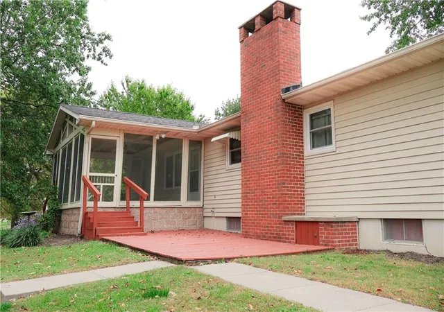 Photo 3 of Single family home for sale at 901 N Maple St, Stanberry, MO 64489 | MLS# 2647164 | Listing updated on 2026-10-15