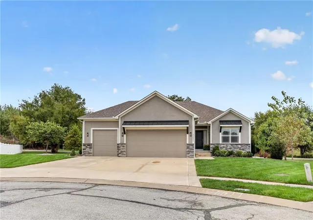 Photo 2 of Single family home for sale at 21421 E 32nd Terrace S, Independence, MO 64057 | MLS# 2647170 | Listing updated on 2026-10-19