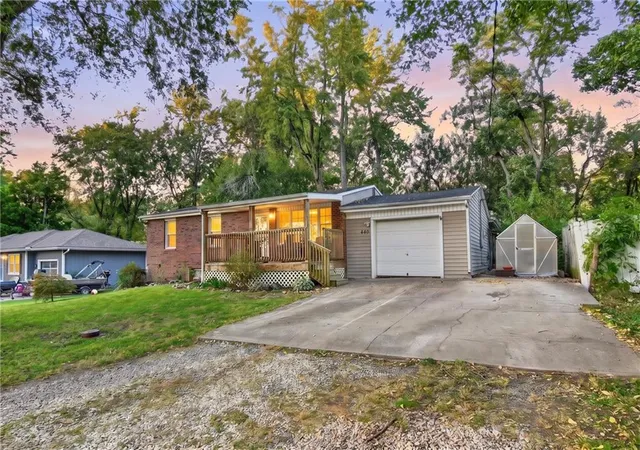 Photo 4 of Sale Pending at 440 W Broadway St, Peculiar, MO 64078 | MLS# 2647181 | Listing updated on 2026-10-18