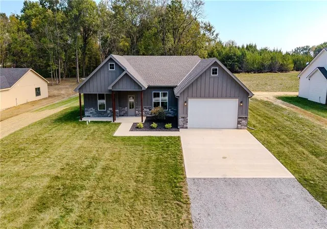 Photo 2 of Sale Pending at 331 Ne 21st Road, Warrensburg, MO 64093 | MLS# 2647182 | Listing updated on 2026-10-20