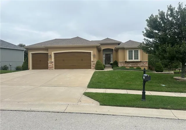 Photo 1 of Sale Pending at 1608 Nw Cottonwood Cir, Grain Valley, MO 64029 | MLS# 2647188 | Listing updated on 2026-10-15