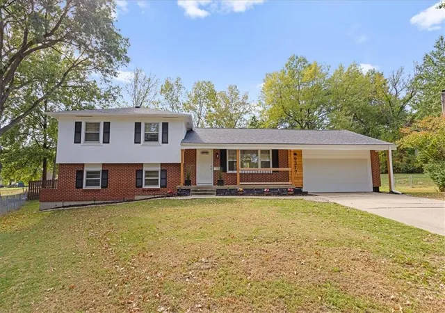 Photo 1 of Single family home for sale at 9317 Hardy Dr, Overland Park, KS 66212 | MLS# 2647189 | Listing updated on 2026-10-19