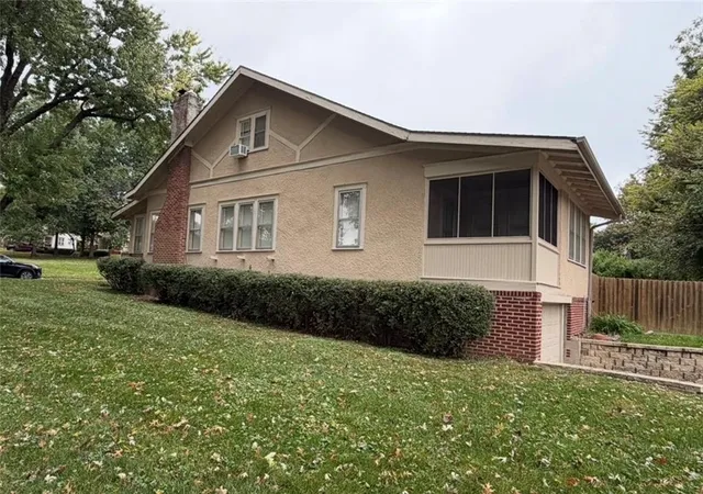 Photo 2 of Single family home for sale at 2724 Fairleigh Ter, Saint Joseph, MO 64506 | MLS# 2647197 | Listing updated on 2026-10-19