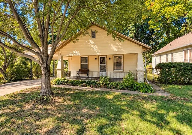 Photo 2 of Single family home for sale at 1820 S 22nd Street, Kansas City, KS 66106 | MLS# 2647199 | Listing updated on 2026-10-23