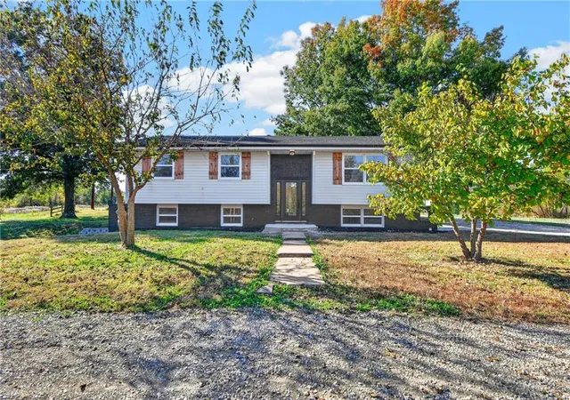 Single family home for sale at 26502 Blinker Light Rd, Harrisonville, MO 64701 | MLS# 2647203