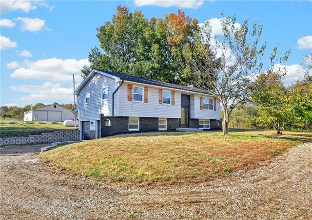 Photo 2 of Single family home for sale at 26502 Blinker Light Rd, Harrisonville, MO 64701 | MLS# 2647203 | Listing updated on 2026-10-29