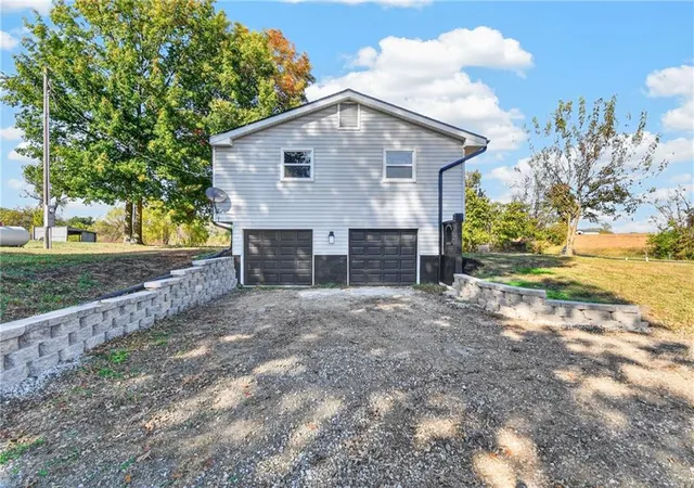 Photo 3 of Single family home for sale at 26502 Blinker Light Rd, Harrisonville, MO 64701 | MLS# 2647203 | Listing updated on 2026-10-29