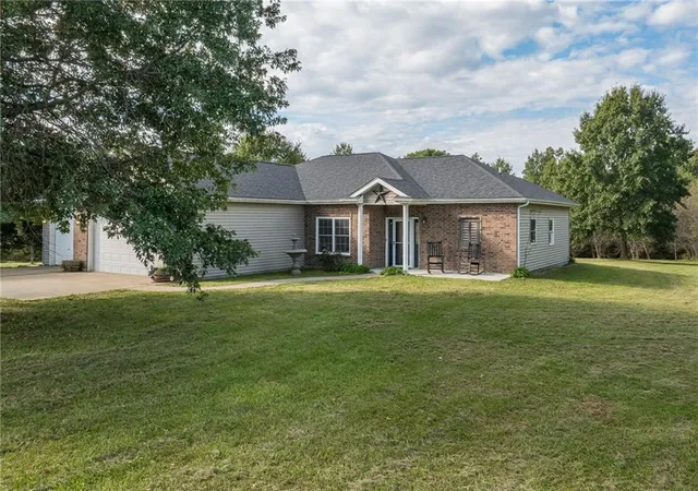 Photo 1 of Single family home for sale at 8041 Joe Montana Dr, Cameron, MO 64429 | MLS# 2647210 | Listing updated on 2026-10-22
