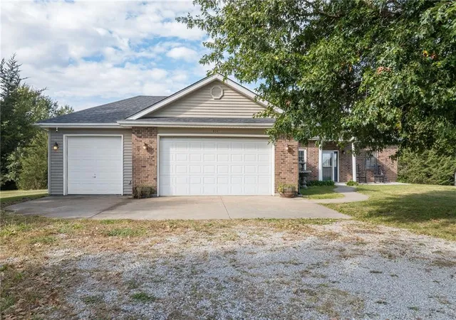 Photo 2 of Single family home for sale at 8041 Joe Montana Dr, Cameron, MO 64429 | MLS# 2647210 | Listing updated on 2026-10-22