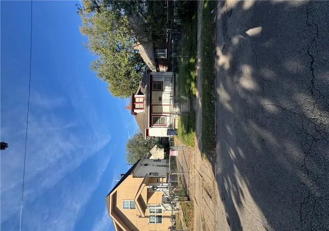 Photo 3 of Single family home for sale at 316 S White Ave, Kansas City, MO 64123 | MLS# 2647213 | Listing updated on 2026-10-26