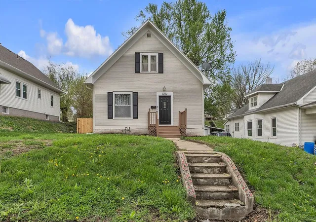 Single family home for sale at 3222 Penn St, Saint Joseph, MO 64507 | MLS# 2647214