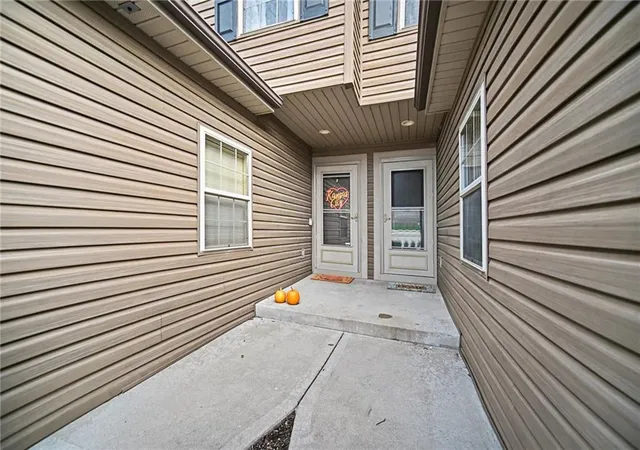 Photo 3 of Townhouse for sale at 11684 N Ewing Ave, Kansas City, MO 64156 | MLS# 2647216 | Listing updated on 2026-10-20