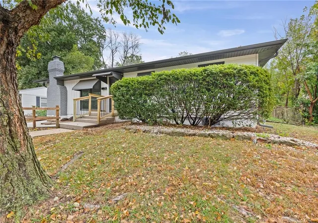 Photo 1 of Single family home for sale at 3329 S Claremont Ave, Independence, MO 64052 | MLS# 2647219 | Listing updated on 2026-10-17
