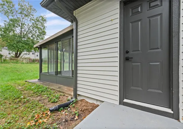 Photo 3 of Single family home for sale at 3329 S Claremont Ave, Independence, MO 64052 | MLS# 2647219 | Listing updated on 2026-10-17