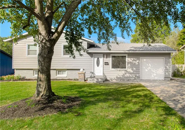 Photo 1 of Single family home for sale at 10006 Benson St, Overland Park, KS 66212 | MLS# 2647224 | Listing updated on 2026-10-16