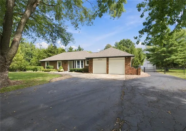 Photo 2 of Single family home for sale at 19475 Hardy St, Stilwell, KS 66085 | MLS# 2647234 | Listing updated on 2026-10-15