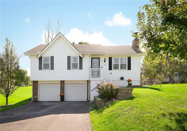Photo 1 of Single family home for sale at 919 Northeast 114th St, Kansas City, MO 64155 | MLS# 2647242 | Listing updated on 2026-10-27