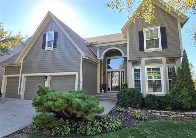 Photo 1 of Single family home for sale at 12738 King St, Overland Park, KS 66213 | MLS# 2647243 | Listing updated on 2026-10-28