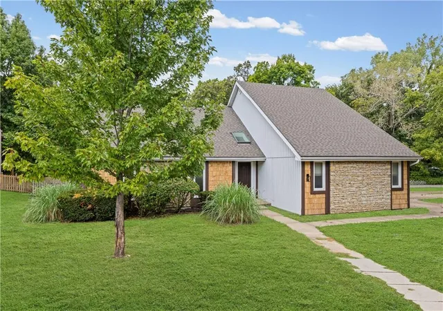 Photo 3 of Single family home for sale at 8300 Grant Ave, Overland Park, KS 66212 | MLS# 2647244 | Listing updated on 2026-10-17