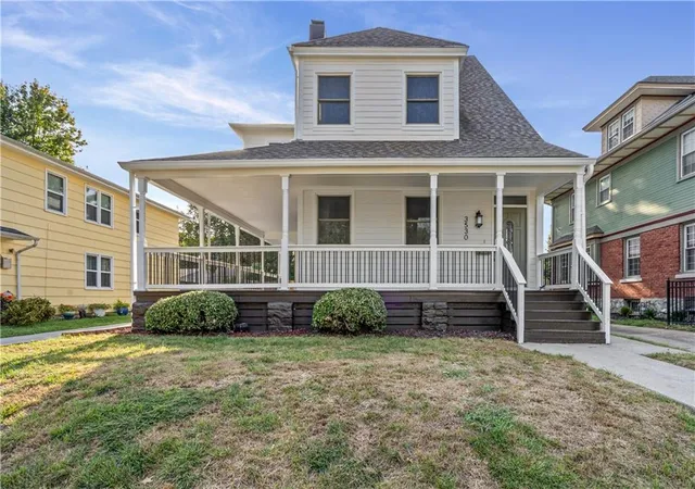 Single family home for sale at 3530 Kenwood Ave, Kansas City, MO 64109 | MLS# 2647246